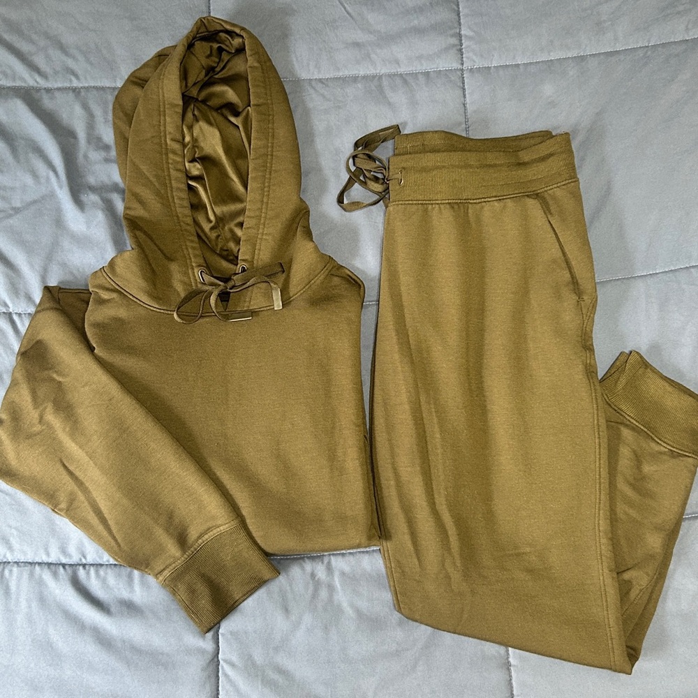 Athletic Works Olive Green Activewear Set